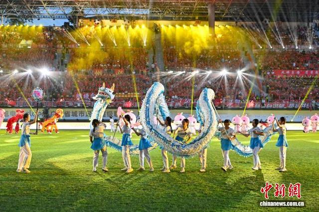 在线下注-2026年广东省城市足球超级联赛开赛|广州越秀山体育场|粤超|粤超揭幕战|揭幕战|中新社_新浪体育_新浪新闻