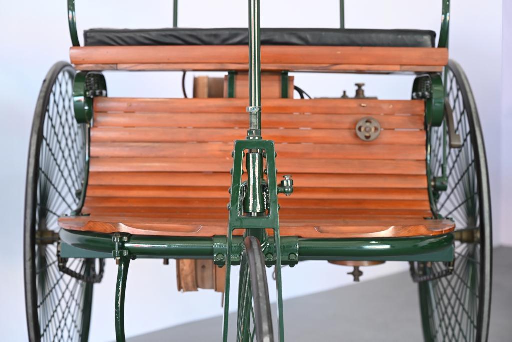 在线下注-魔都眼｜上海汽车文化节联动F1启幕，这些经典车头你认识吗