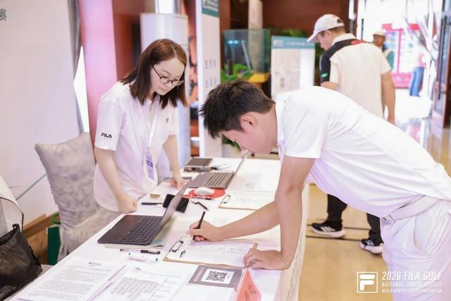 百家乐app-新星闪耀松江团泊湖!2026斐乐全国青少年精英挑战赛·天津站揭幕|高尔夫球|倪若涵|总决赛|斐乐全国青少年高尔夫球精英挑战赛|体育比赛_新浪体育_新浪新闻